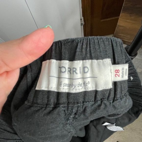 Torrid Black Linen‎ Ankle Pants - Picture 3 of 3